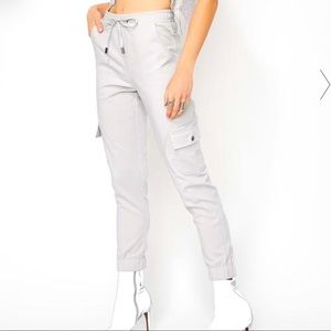 Originally bought from Dolls Kill, Gray cargo pants! Great condition! Size L